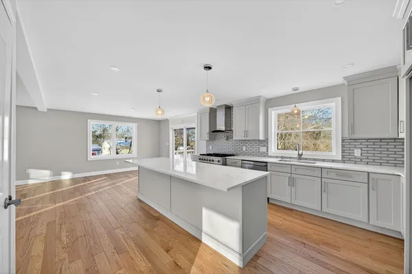 $3,800 | 3 Earle Street, Fairhaven, MA 02719