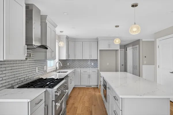 $3,800 | 3 Earle Street, Fairhaven, MA 02719