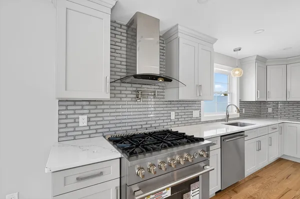 $3,800 | 3 Earle Street, Fairhaven, MA 02719