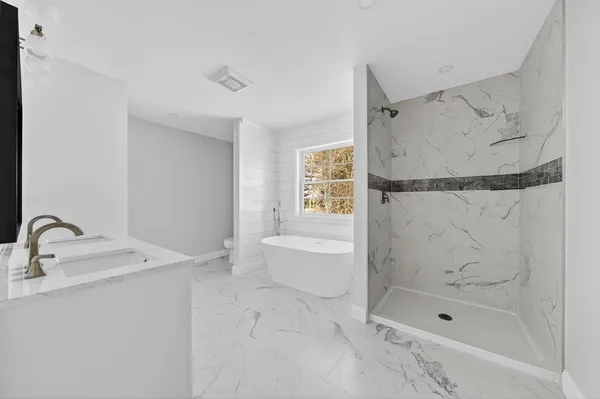 $3,800 | 3 Earle Street, Fairhaven, MA 02719