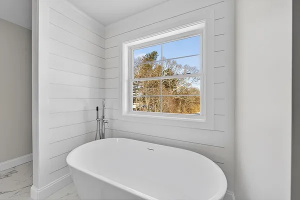 $3,800 | 3 Earle Street, Fairhaven, MA 02719