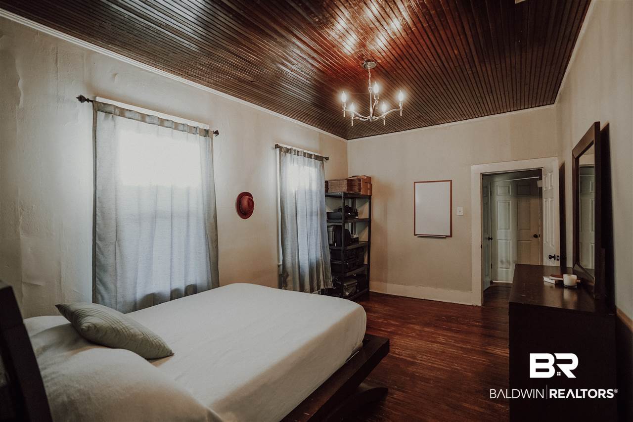 1006 Old Shell Road Mobile, AL 36604 - Photo 20 of 35