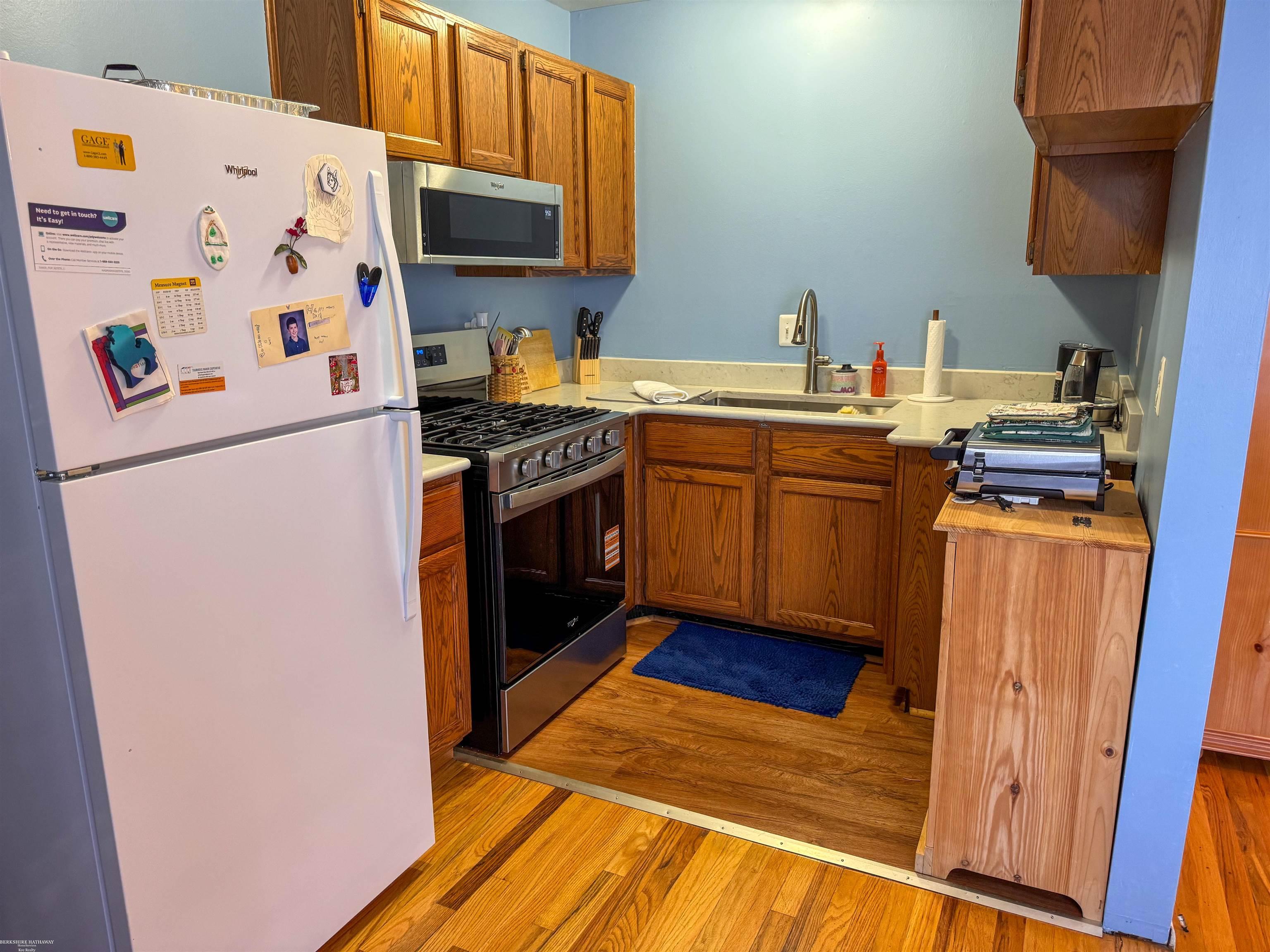 8751 Sterling Street Center Line, MI 48015 - Photo 3 of 8