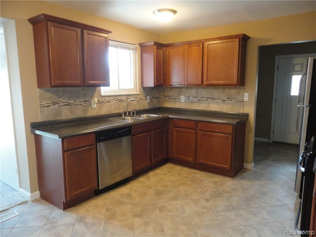 5015 Harding Street Wayne, MI 48184 - Photo 5 of 10 1262 - Copy - Copy - Copy.JPG
