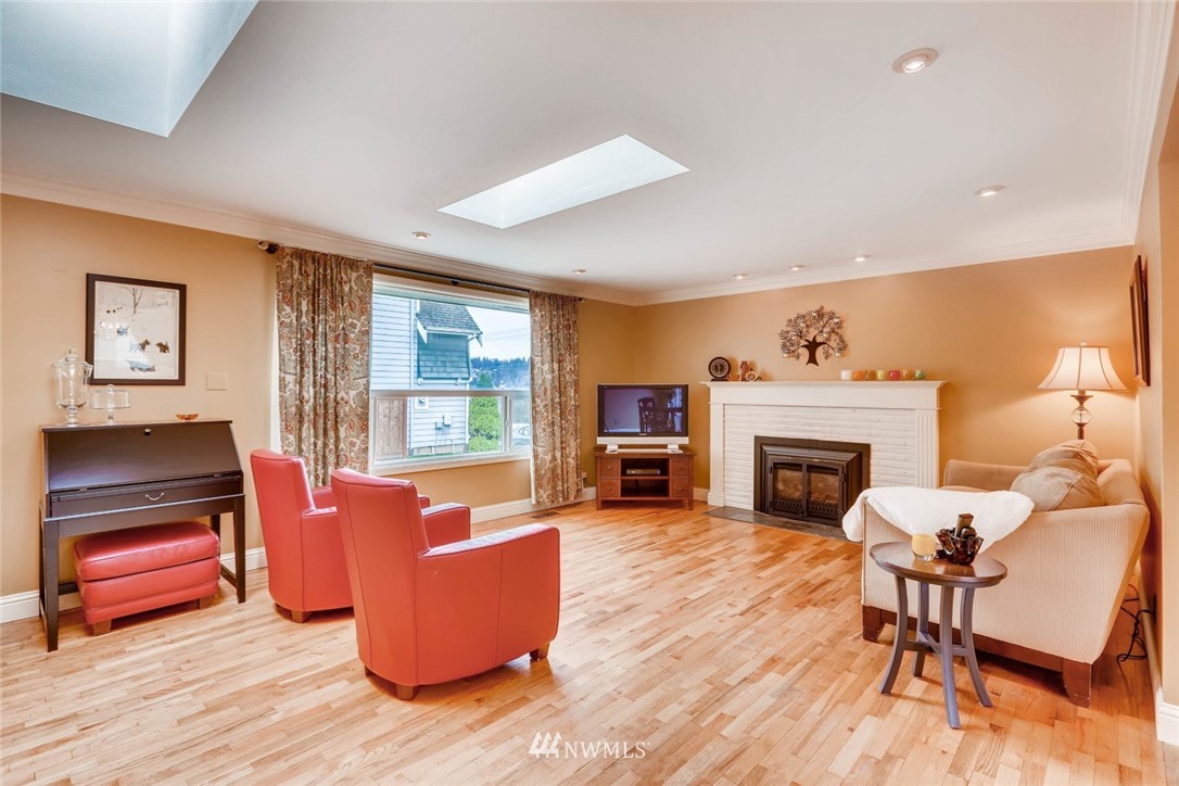 1105 North 34th Street Renton, WA 98056 - Photo 4 of 25