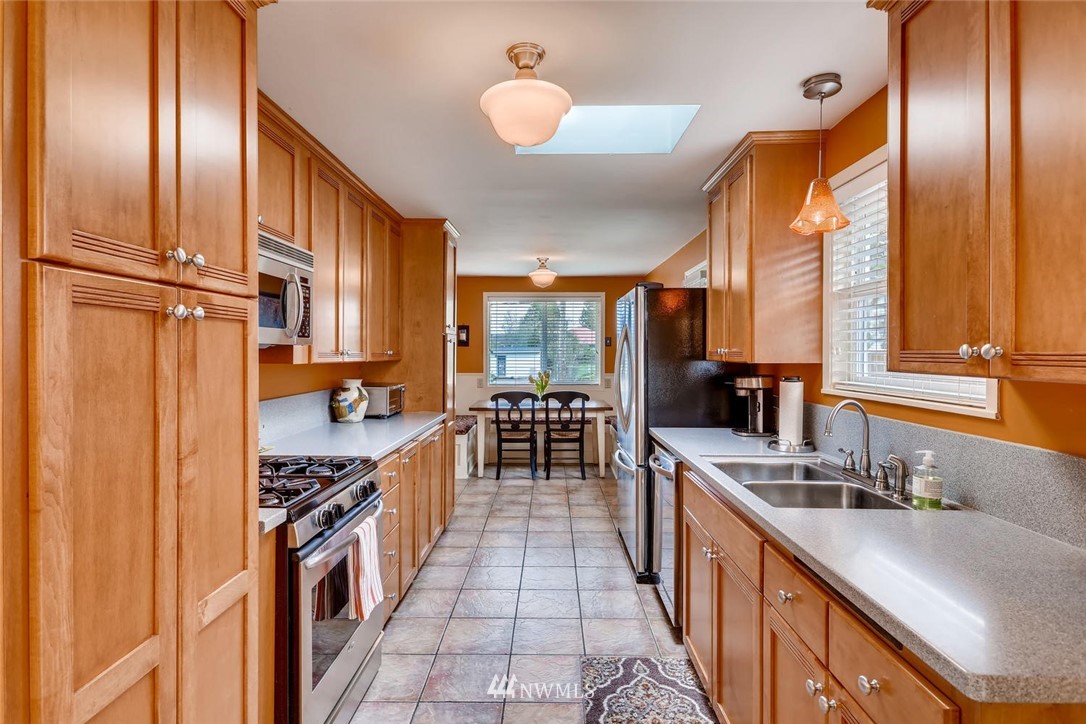 1105 North 34th Street Renton, WA 98056 - Photo 8 of 25