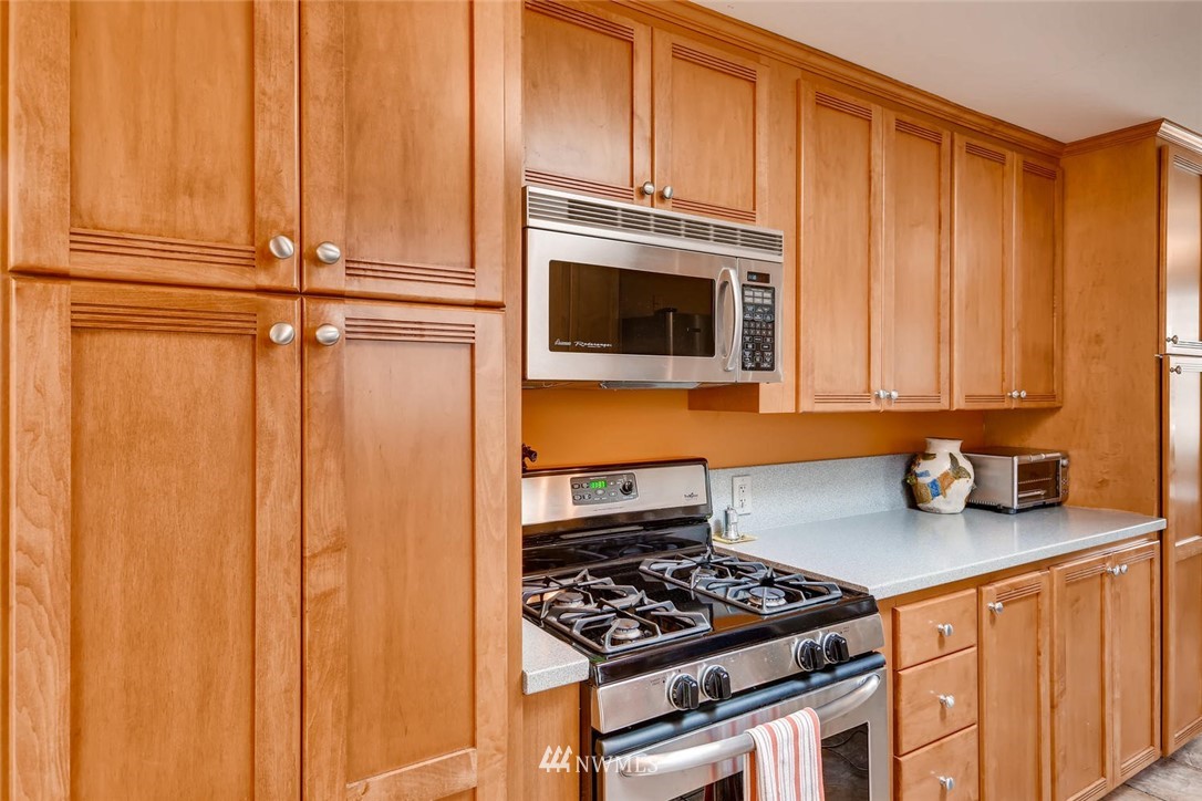 1105 North 34th Street Renton, WA 98056 - Photo 10 of 25