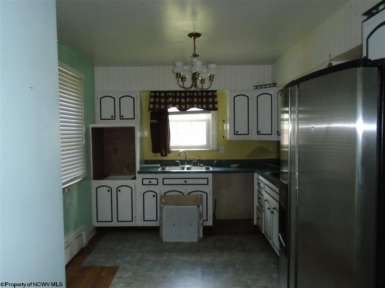 44 Church Street Reedsville, WV 26547 - Photo 6 of 17 Gallery Image 6