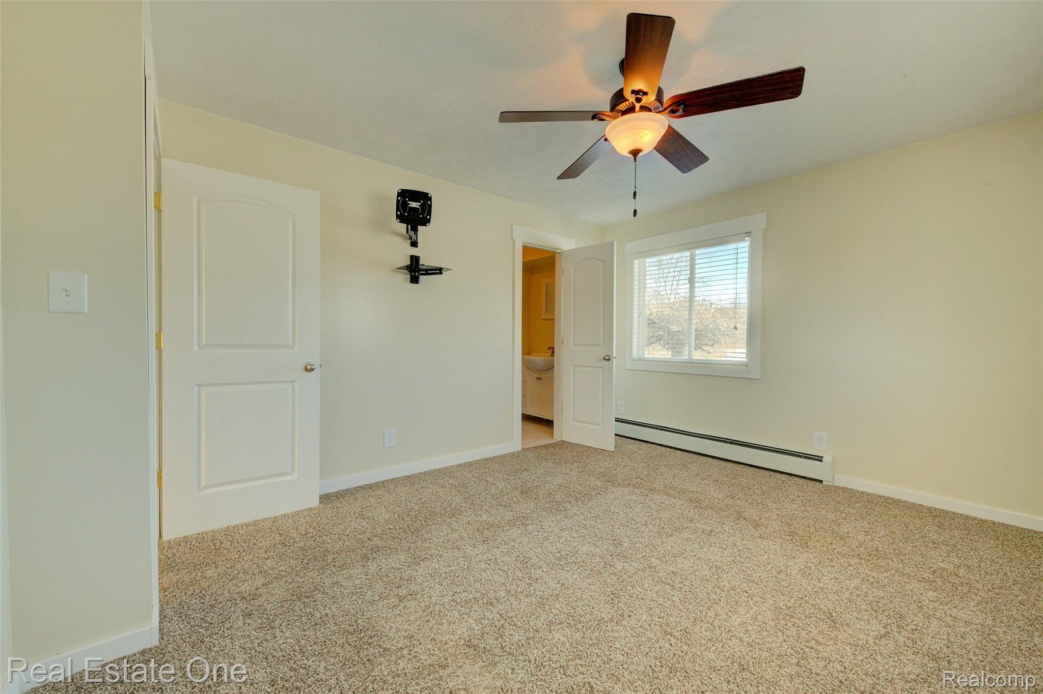 21500 Wasson Road Howell, MI 48843 - Photo 35 of 44 Master Bedroom