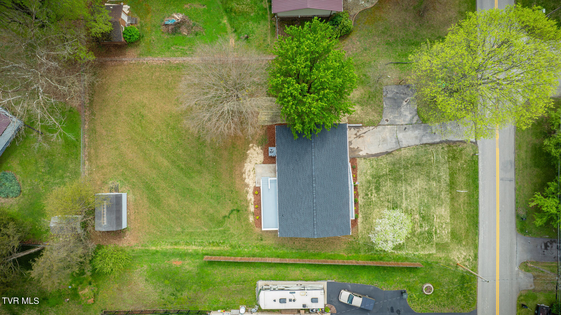 246 Old Stage Road Gray, TN 37615 - Photo 7 of 40 105
