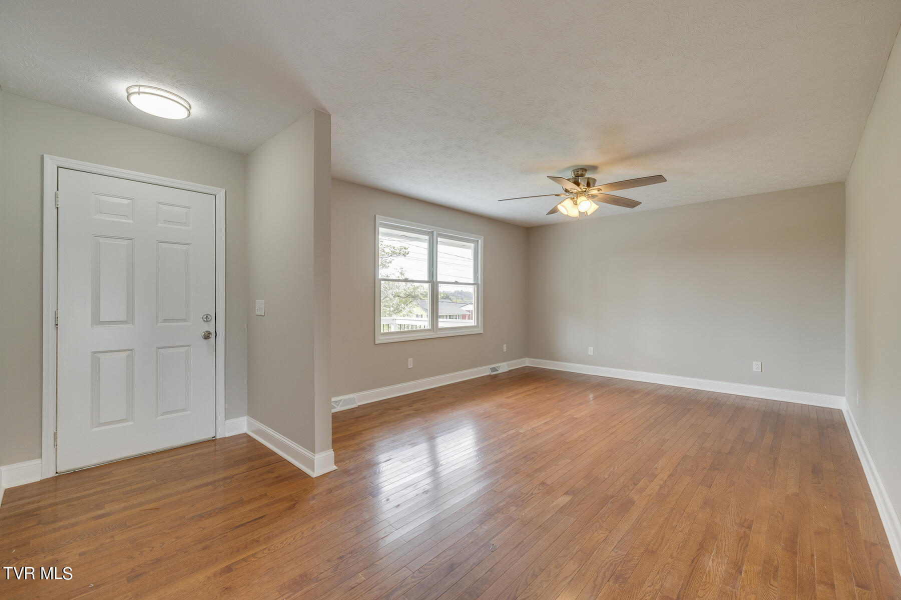 246 Old Stage Road Gray, TN 37615 - Photo 10 of 40 006