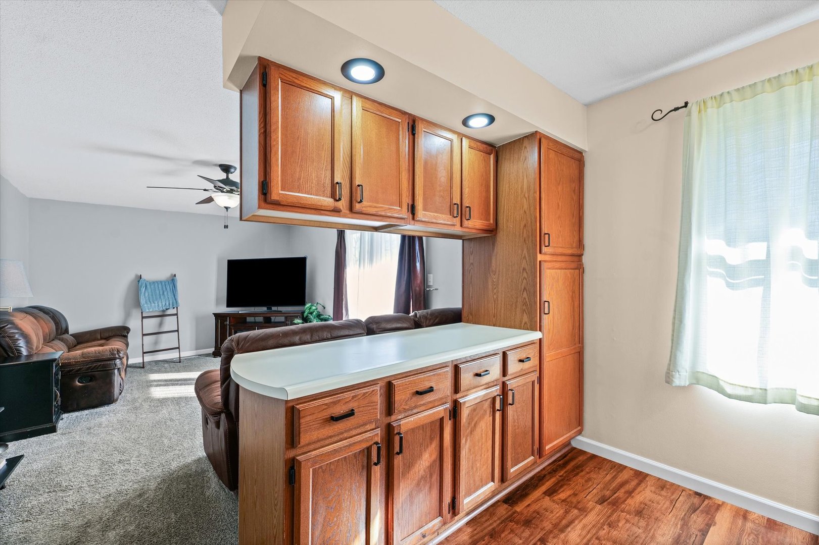 203 Valley Road Monticello, IL 61856 - Photo 11 of 25 a very nice looking room with a large window