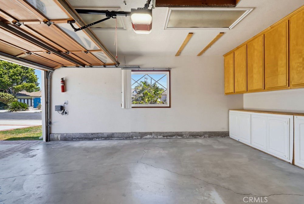 861 East Roxanne Way Long Beach, CA 90815 - Photo 42 of 44 Gallery Image 42
