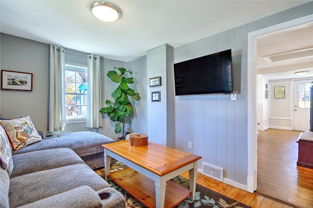 40 Northup Street Warwick, RI 02889 - Photo 5 of 27