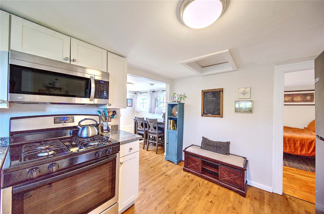40 Northup Street Warwick, RI 02889 - Photo 9 of 27