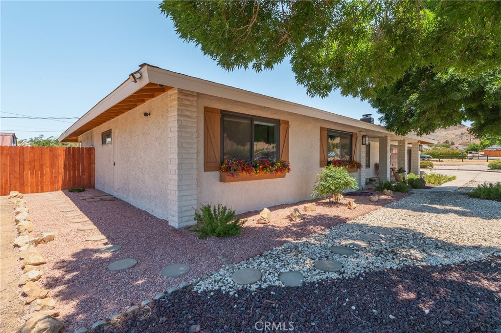 16230 St Timothy Road Apple Valley, CA 92307 - Photo 10 of 51 Front of house from side