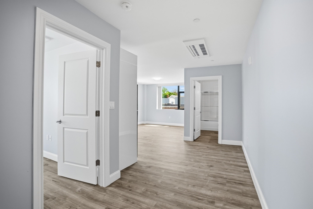 632 Centre Street, Unit 304 Boston, MA 02130 - Photo 6 of 14