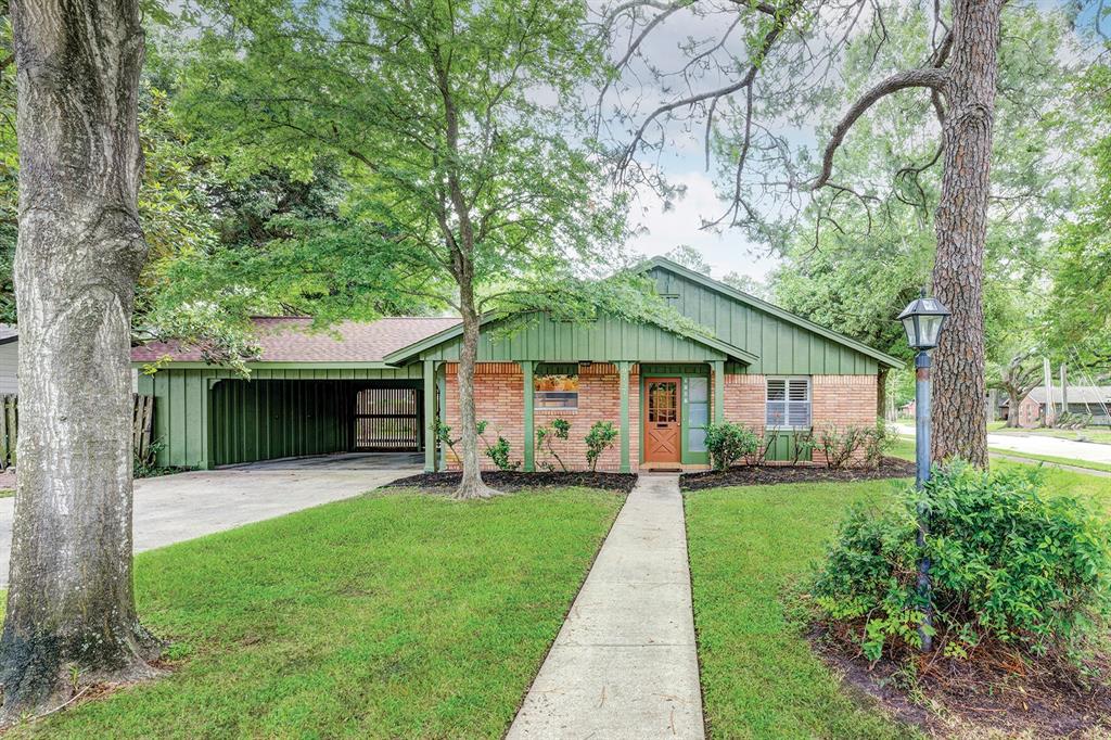 Charming brick one story home on a 12,000sf lot in the heart of Spring Branch welcomes you home.