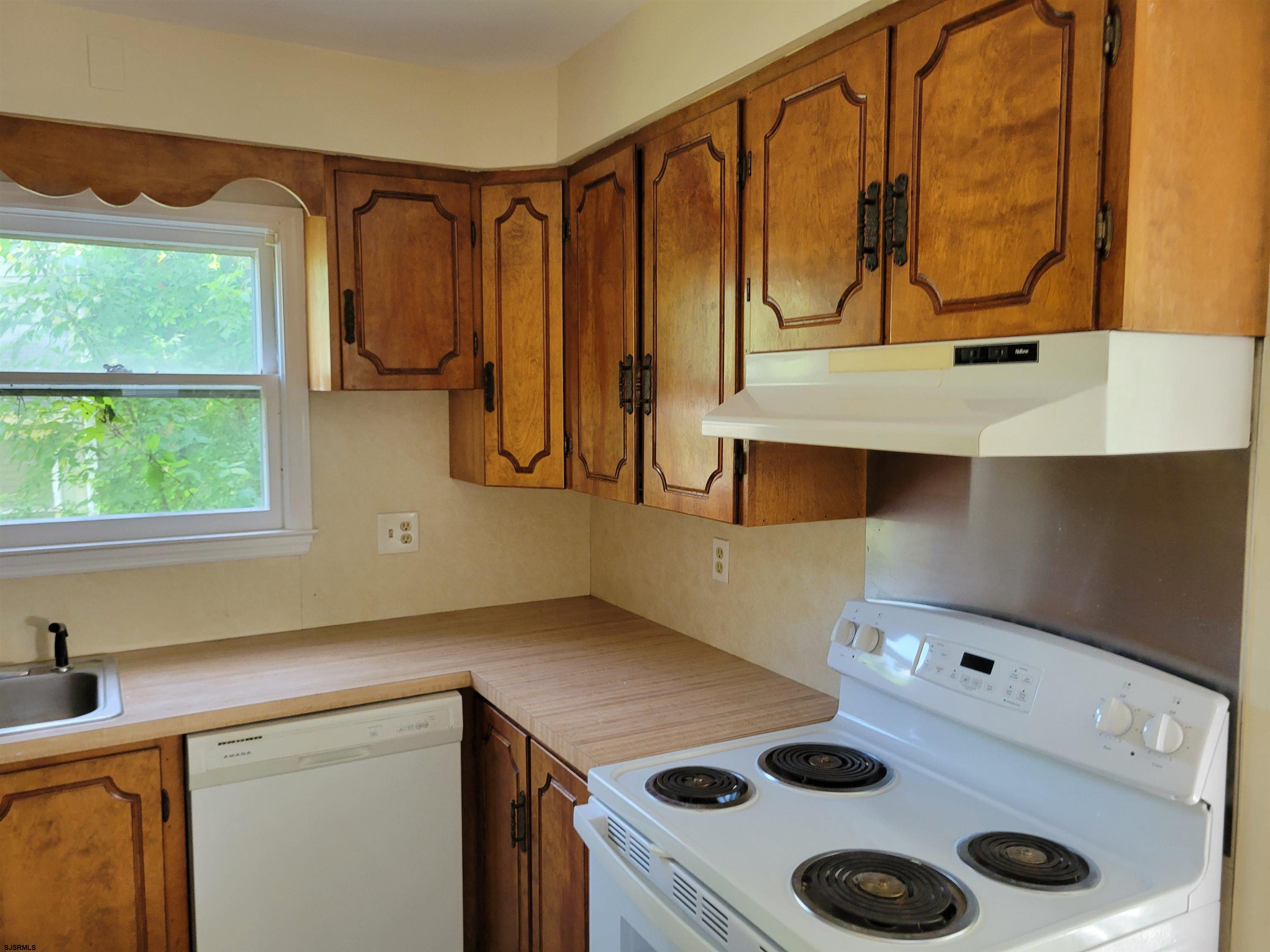 188 Leeds Point Road Galloway Township, NJ 08205 - Photo 11 of 35