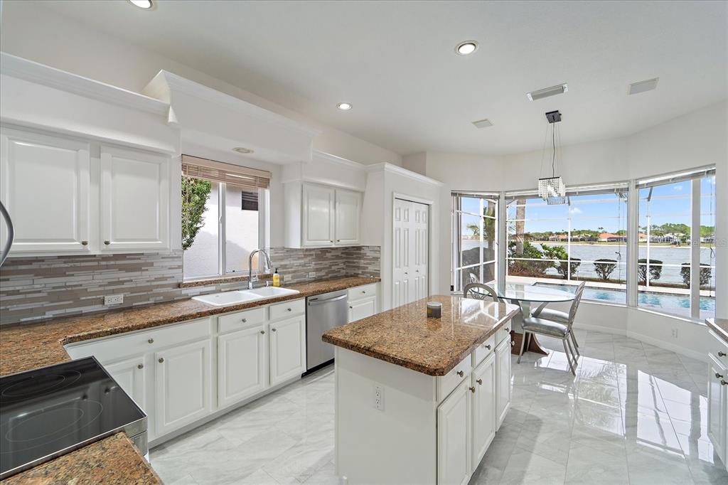 6585 Waters Edge Way Lakewood Ranch, FL 34202 - Photo 14 of 56