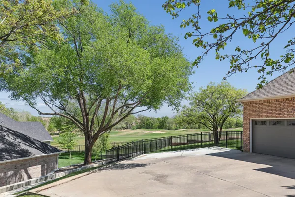 $399,900 | 1 Pinecrest Drive, Amarillo, TX 79124