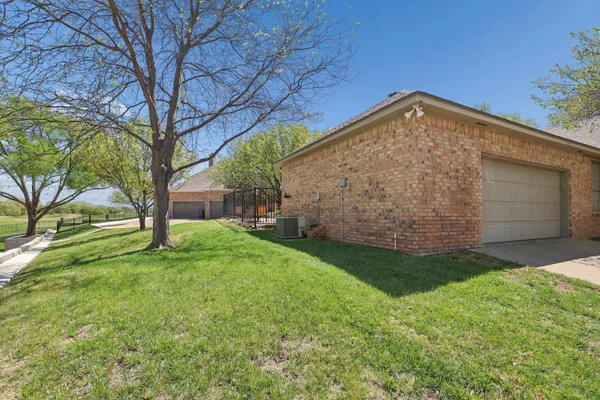 $399,900 | 1 Pinecrest Drive, Amarillo, TX 79124