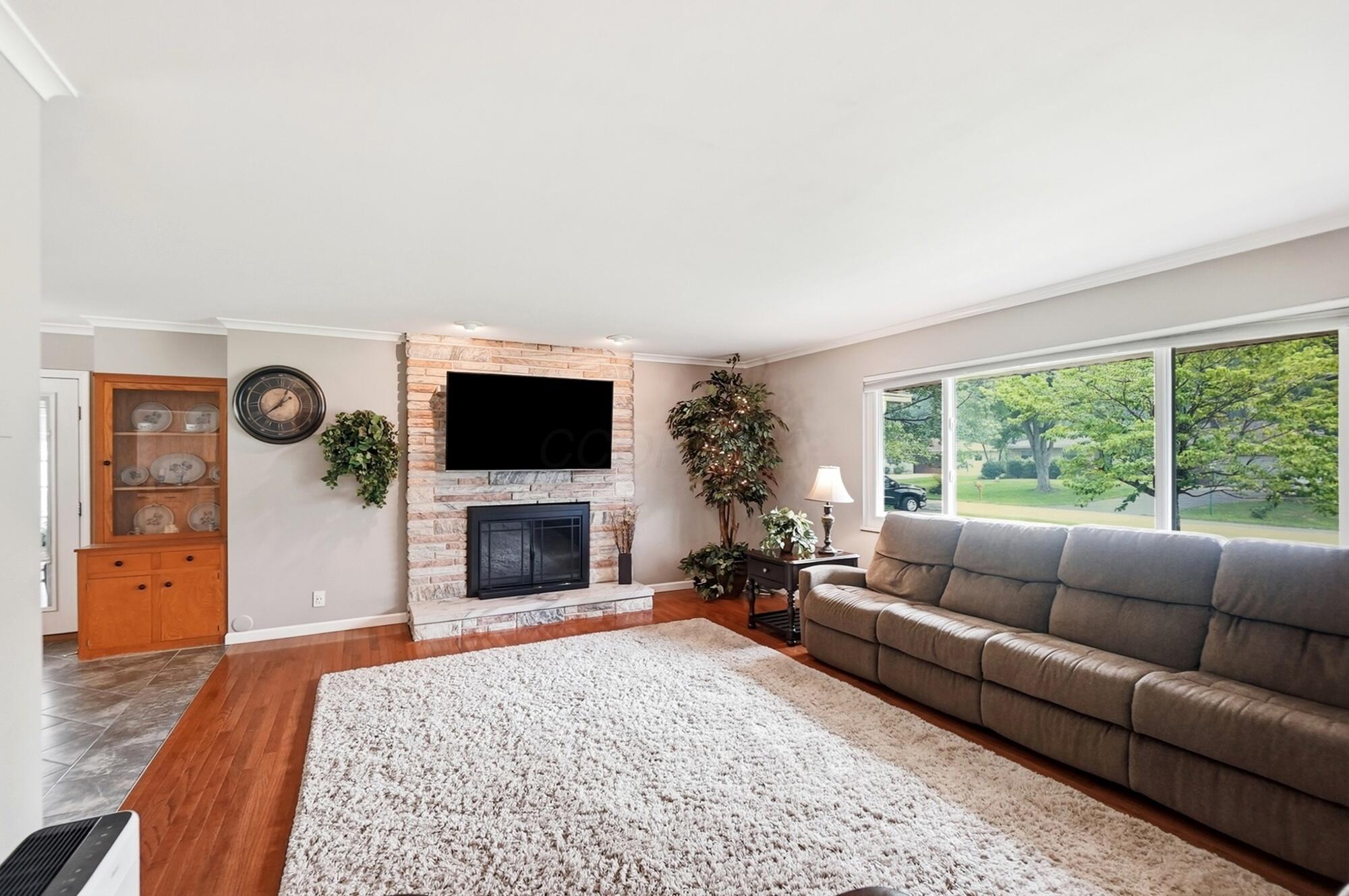 3181 Eastwick Road Columbus, OH 43232 - Photo 10 of 76 010