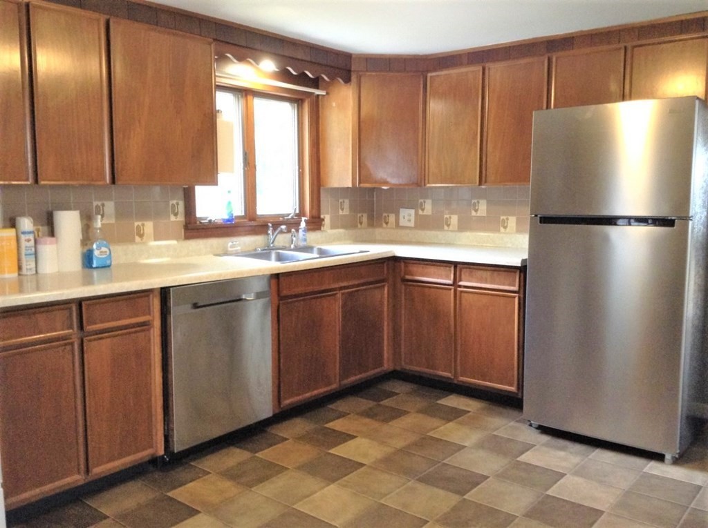 78 Racette Avenue Gardner, MA 01440 - Photo 7 of 25
