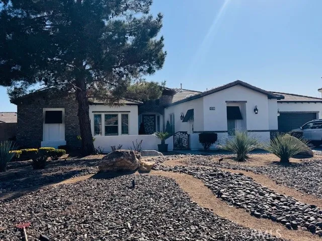 $880,000 | 19277 Stratford Way, Apple Valley, CA 92308