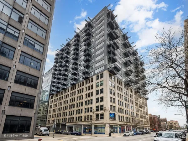 $424,900 | 565 West Quincy Street, Unit 704, Chicago, IL 60661