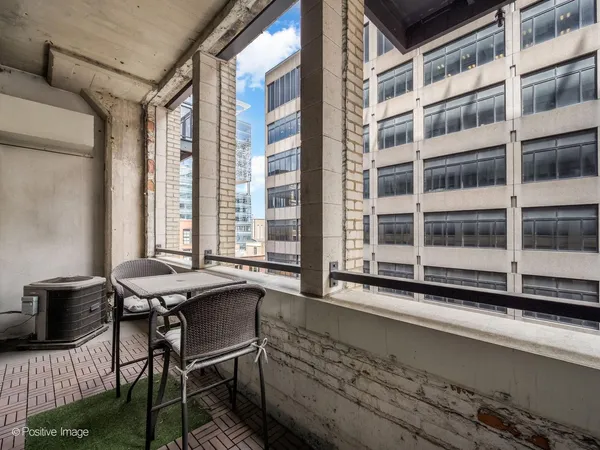 $424,900 | 565 West Quincy Street, Unit 704, Chicago, IL 60661