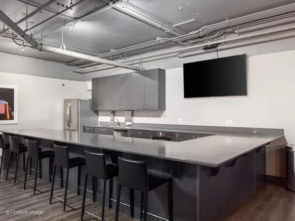 $424,900 | 565 West Quincy Street, Unit 704, Chicago, IL 60661