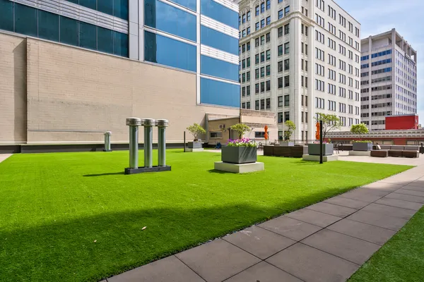 $424,900 | 565 West Quincy Street, Unit 704, Chicago, IL 60661