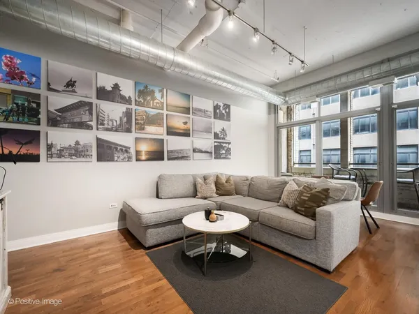 $424,900 | 565 West Quincy Street, Unit 704, Chicago, IL 60661