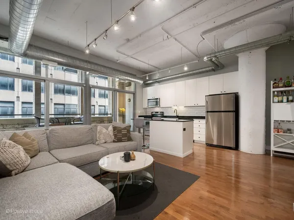 $424,900 | 565 West Quincy Street, Unit 704, Chicago, IL 60661