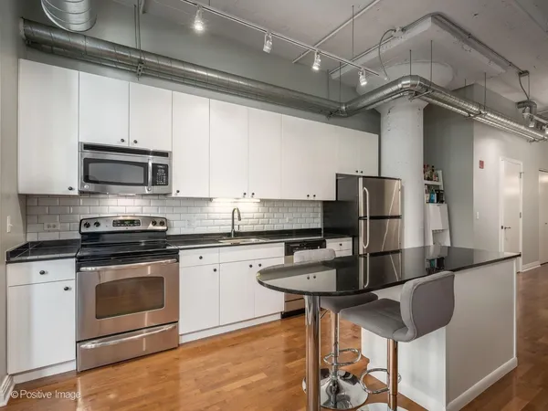 $424,900 | 565 West Quincy Street, Unit 704, Chicago, IL 60661