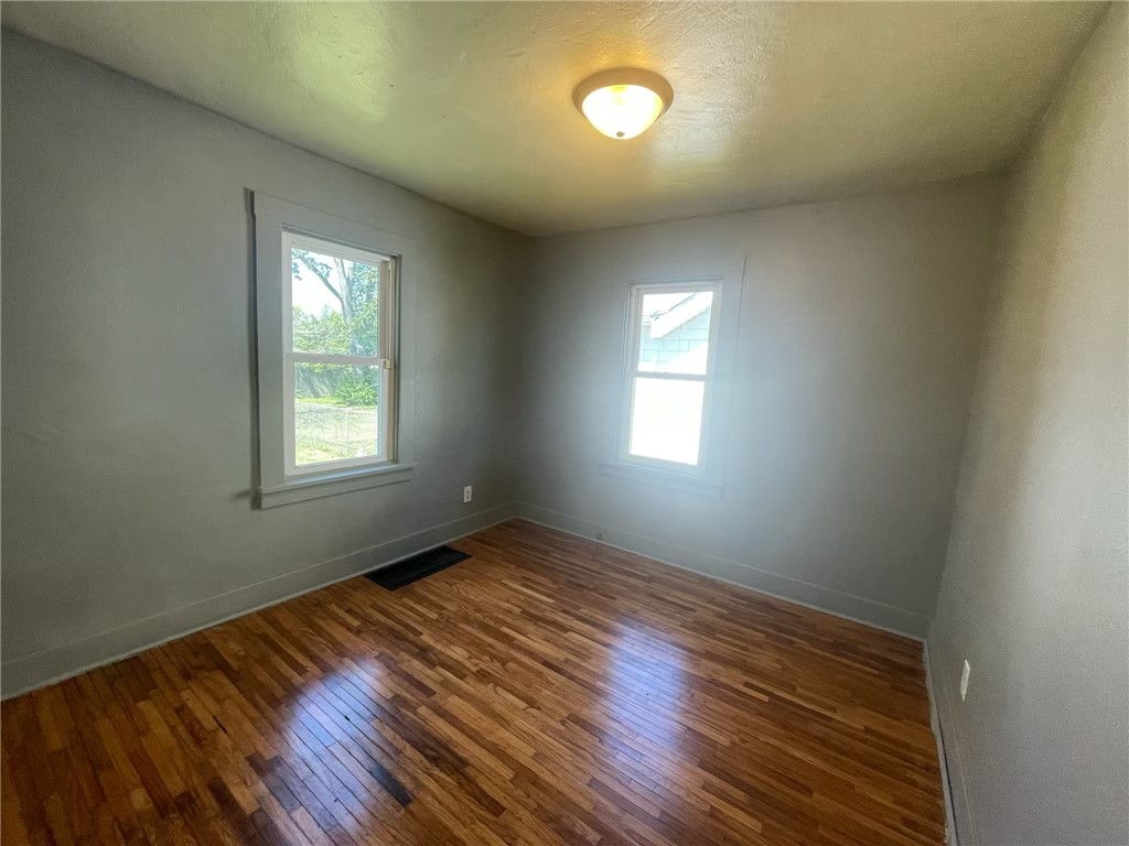 635 North Virginia Avenue Decatur, IL 62522 - Photo 9 of 10