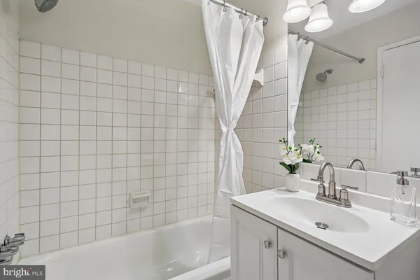 $309,999 | 150 Monroe Street, Unit 302, Rockville, MD 20850