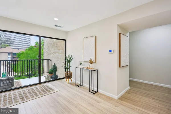 $309,999 | 150 Monroe Street, Unit 302, Rockville, MD 20850