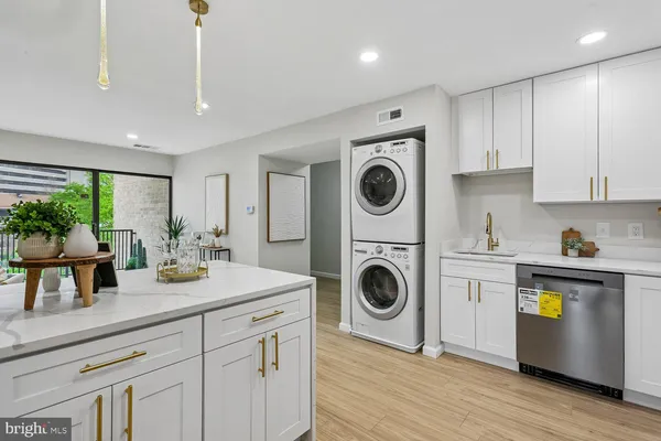 $309,999 | 150 Monroe Street, Unit 302, Rockville, MD 20850