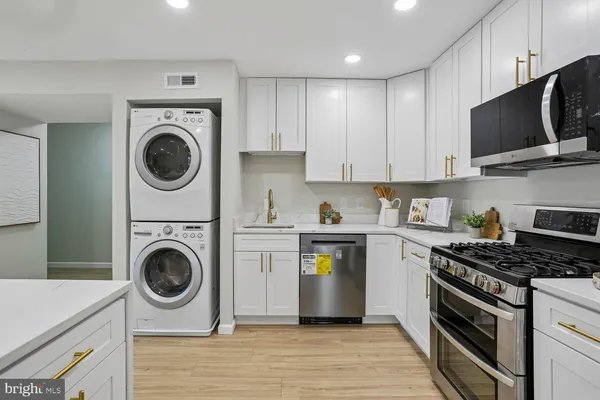 $309,999 | 150 Monroe Street, Unit 302, Rockville, MD 20850