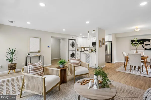 $309,999 | 150 Monroe Street, Unit 302, Rockville, MD 20850