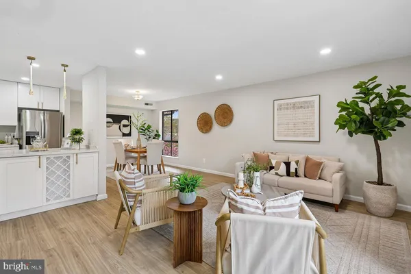 $309,999 | 150 Monroe Street, Unit 302, Rockville, MD 20850