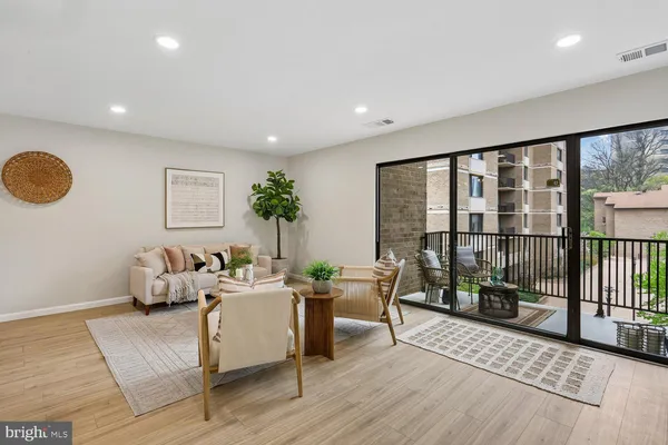 $309,999 | 150 Monroe Street, Unit 302, Rockville, MD 20850