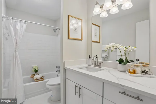 $309,999 | 150 Monroe Street, Unit 302, Rockville, MD 20850