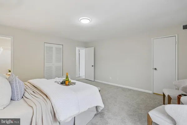 $309,999 | 150 Monroe Street, Unit 302, Rockville, MD 20850