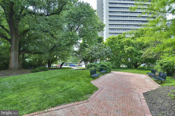 $309,999 | 150 Monroe Street, Unit 302, Rockville, MD 20850
