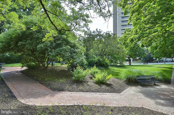 $309,999 | 150 Monroe Street, Unit 302, Rockville, MD 20850