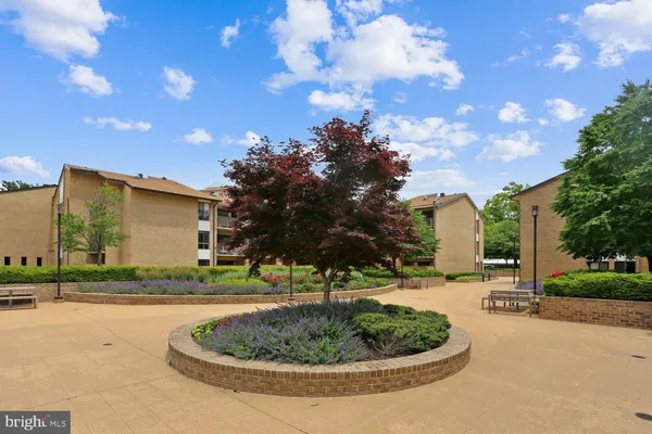 $309,999 | 150 Monroe Street, Unit 302, Rockville, MD 20850