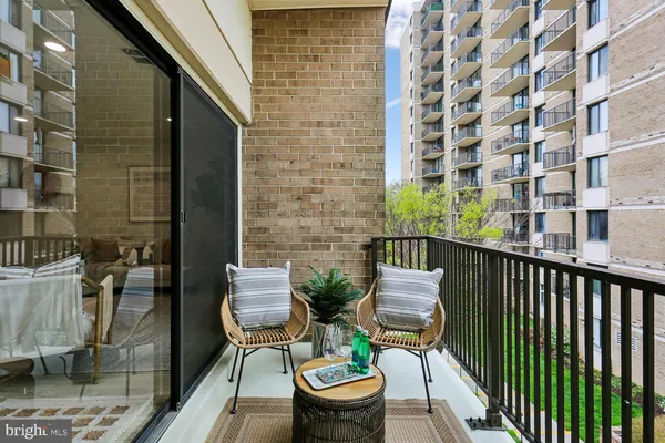 $309,999 | 150 Monroe Street, Unit 302, Rockville, MD 20850